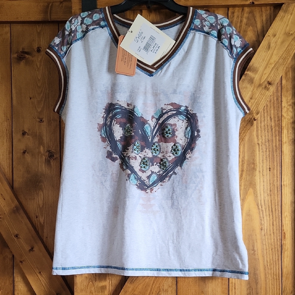 DElila Light Blue Cream Floral Heart Accent V‑Neck Top,pit To Pit 22,length27
